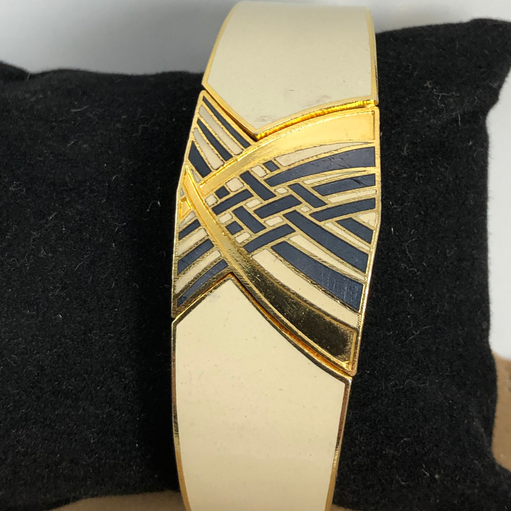 Vintage 1960s Black & Ivory Hinged Cuff Bracelet